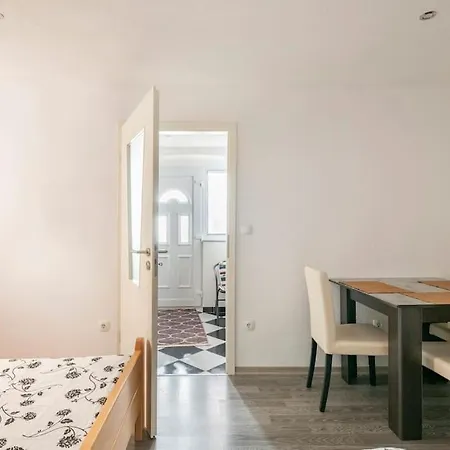 Apartment Studio Grgic *